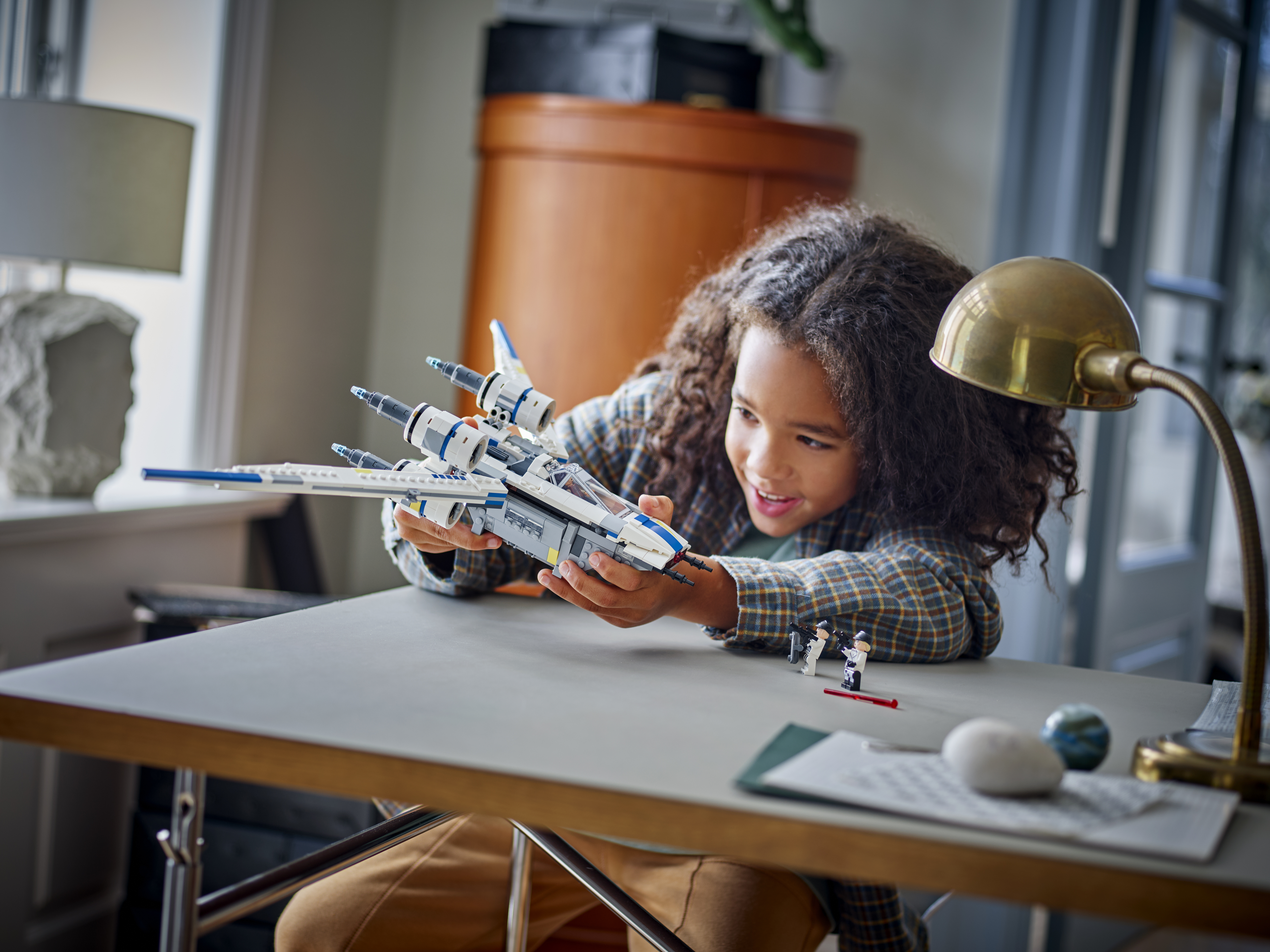 LEGO 75399 Rebel U-Wing Starfighter – Spielszene mit allen Minifigures