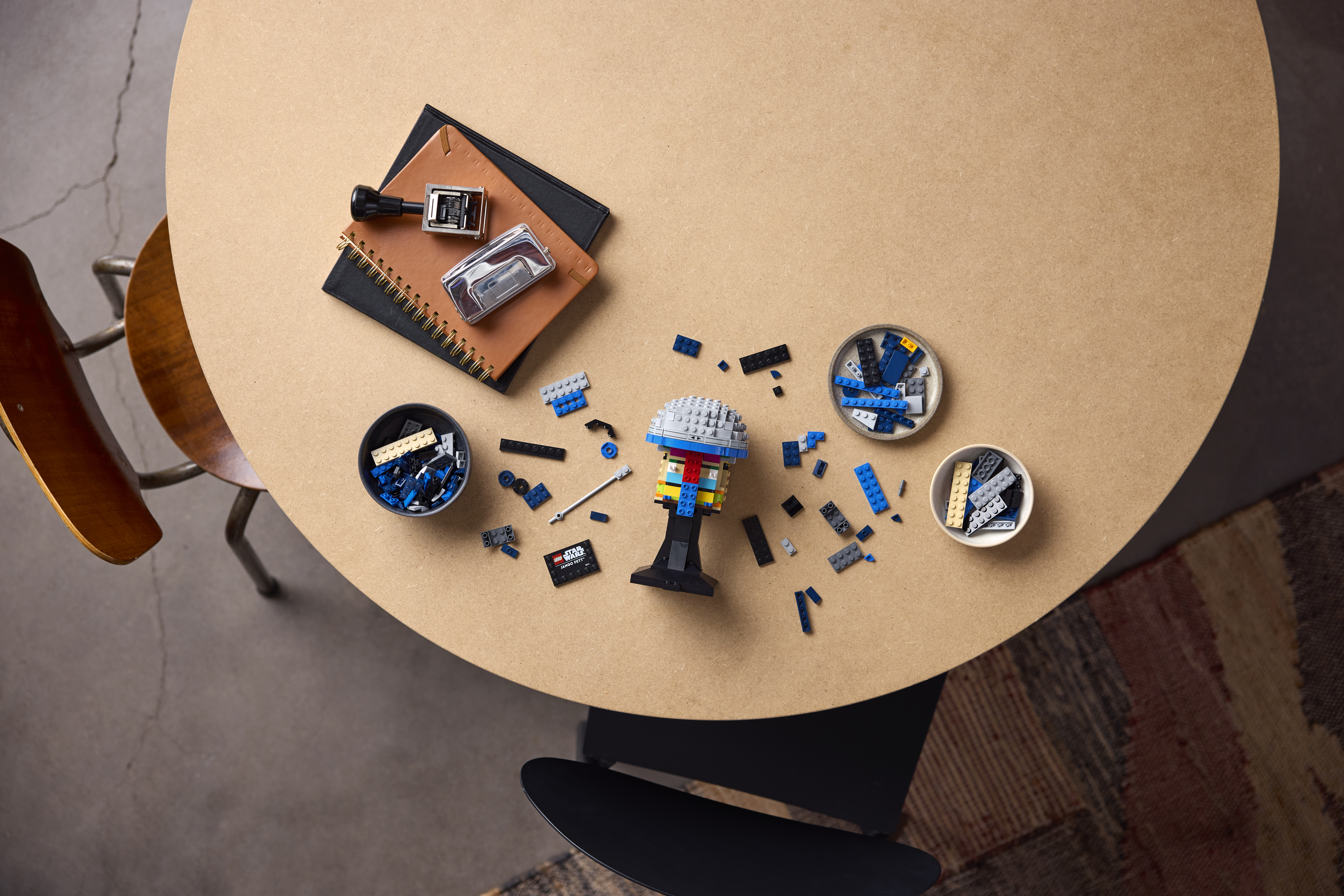LEGO 75408 Jango Fett Helm – Detailaufnahme der verstellbaren Antenne und Helmbau