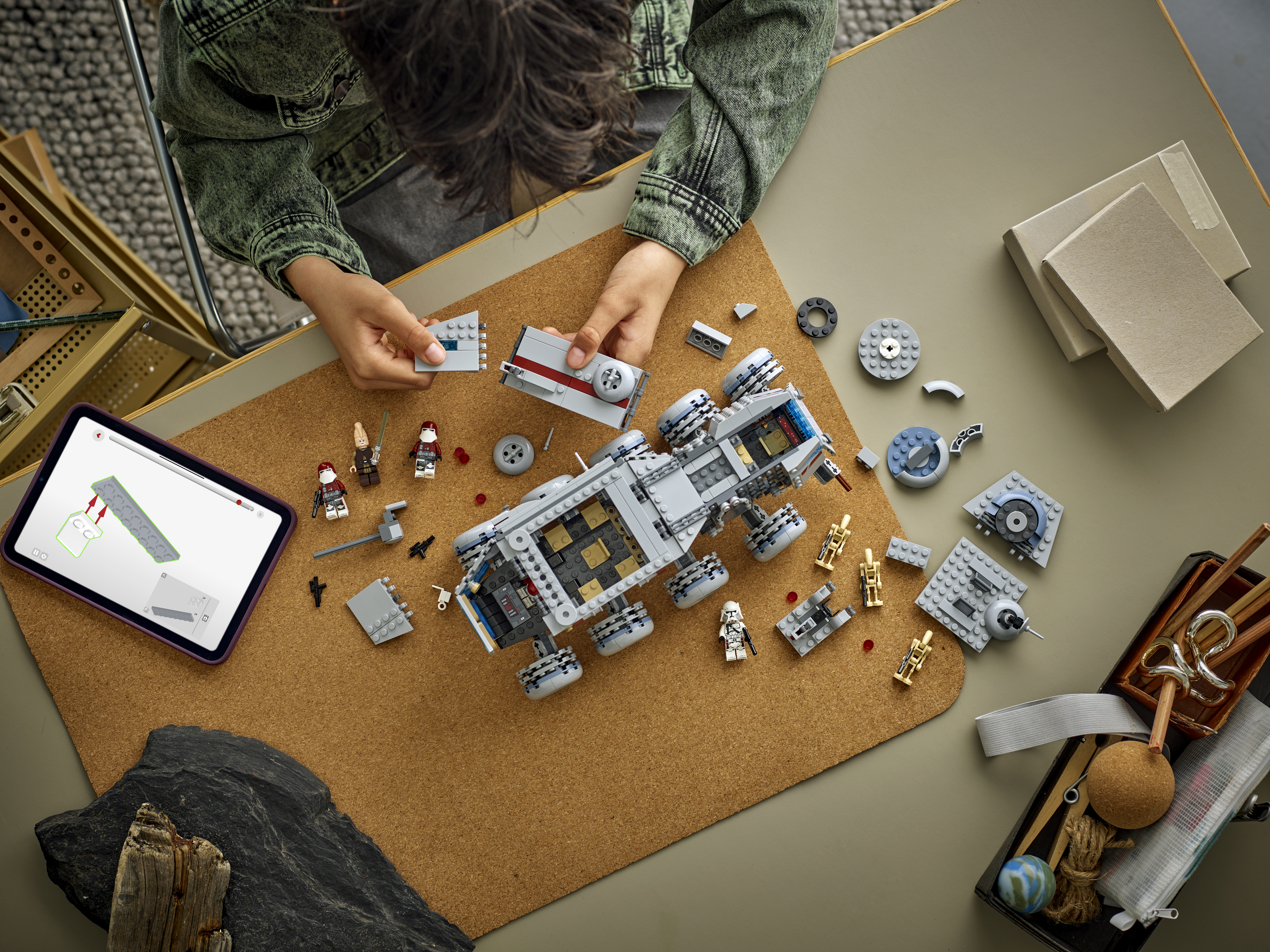 LEGO 75413 Republikanischer Juggernaut – Detailaufnahme mit geöffneten Türen und Innenraum