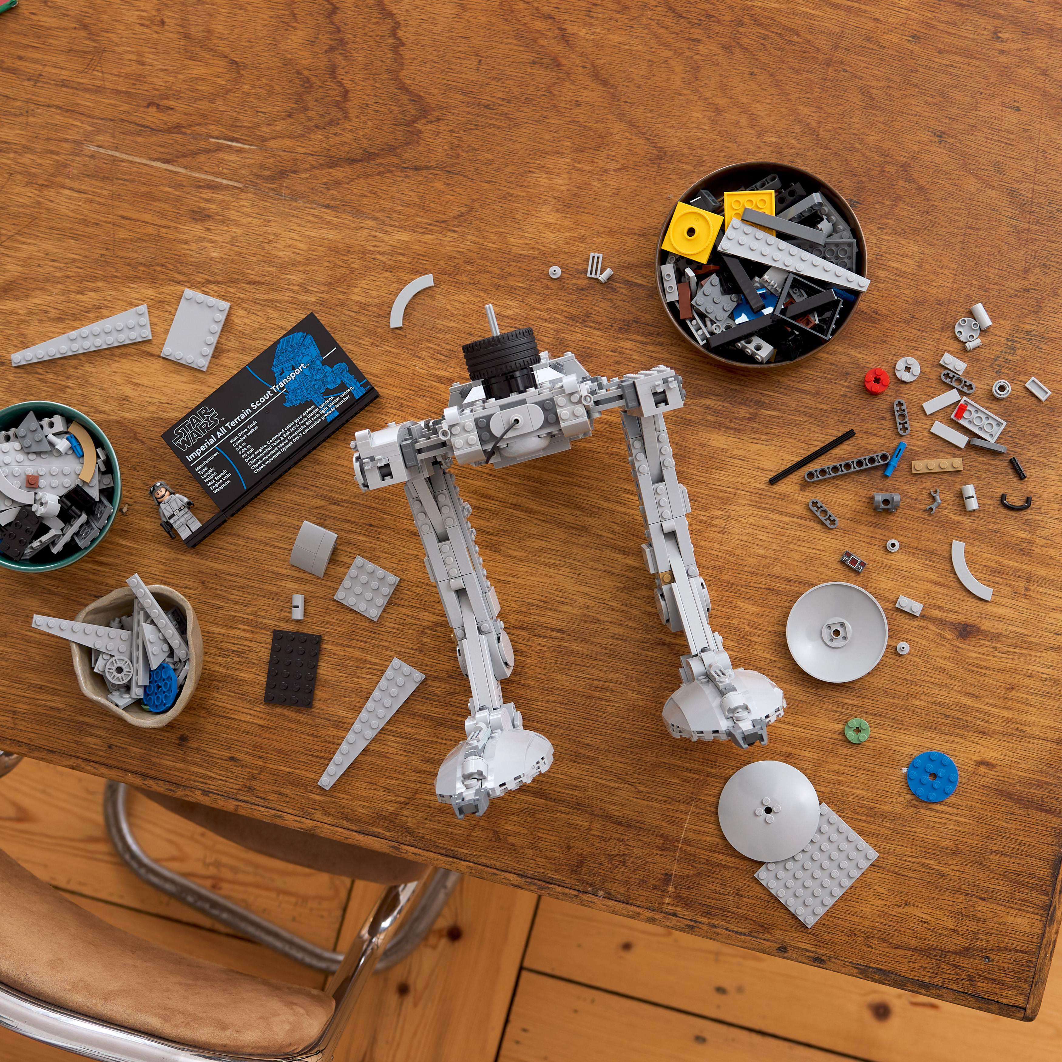 LEGO 75417 AT-ST – Detailaufnahme mit beweglichen Beinen und drehbarem Oberkörper