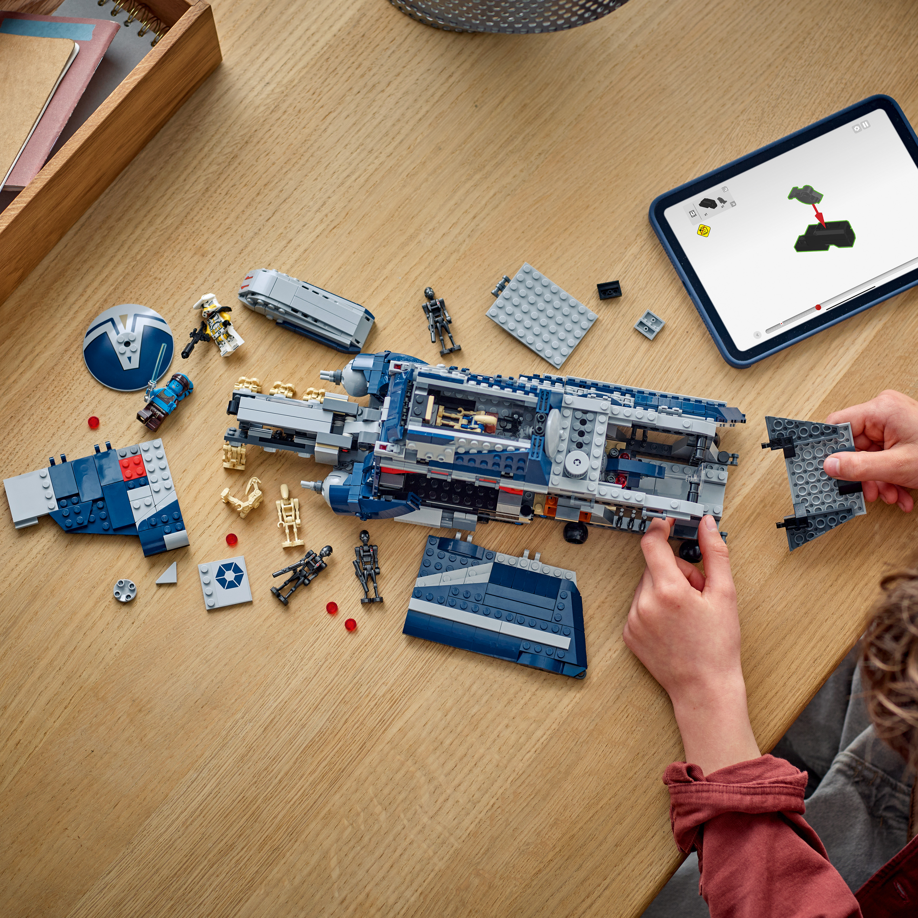 LEGO 75435 – Bauprozess des massiven MTT Transporters