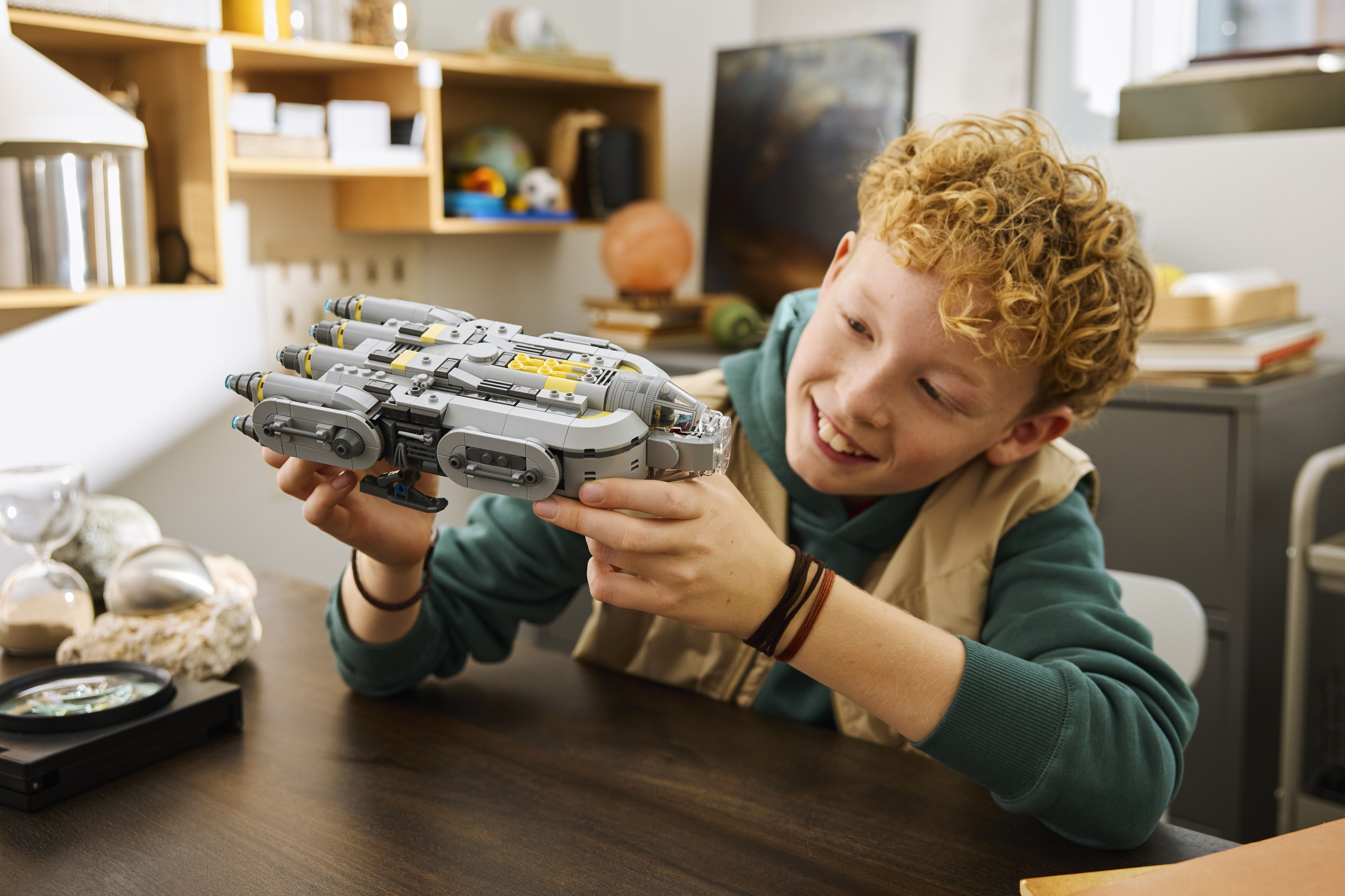 LEGO 75445 Anzellaner Sternenschiff – Spielszene mit Grogu und den Anzellanern