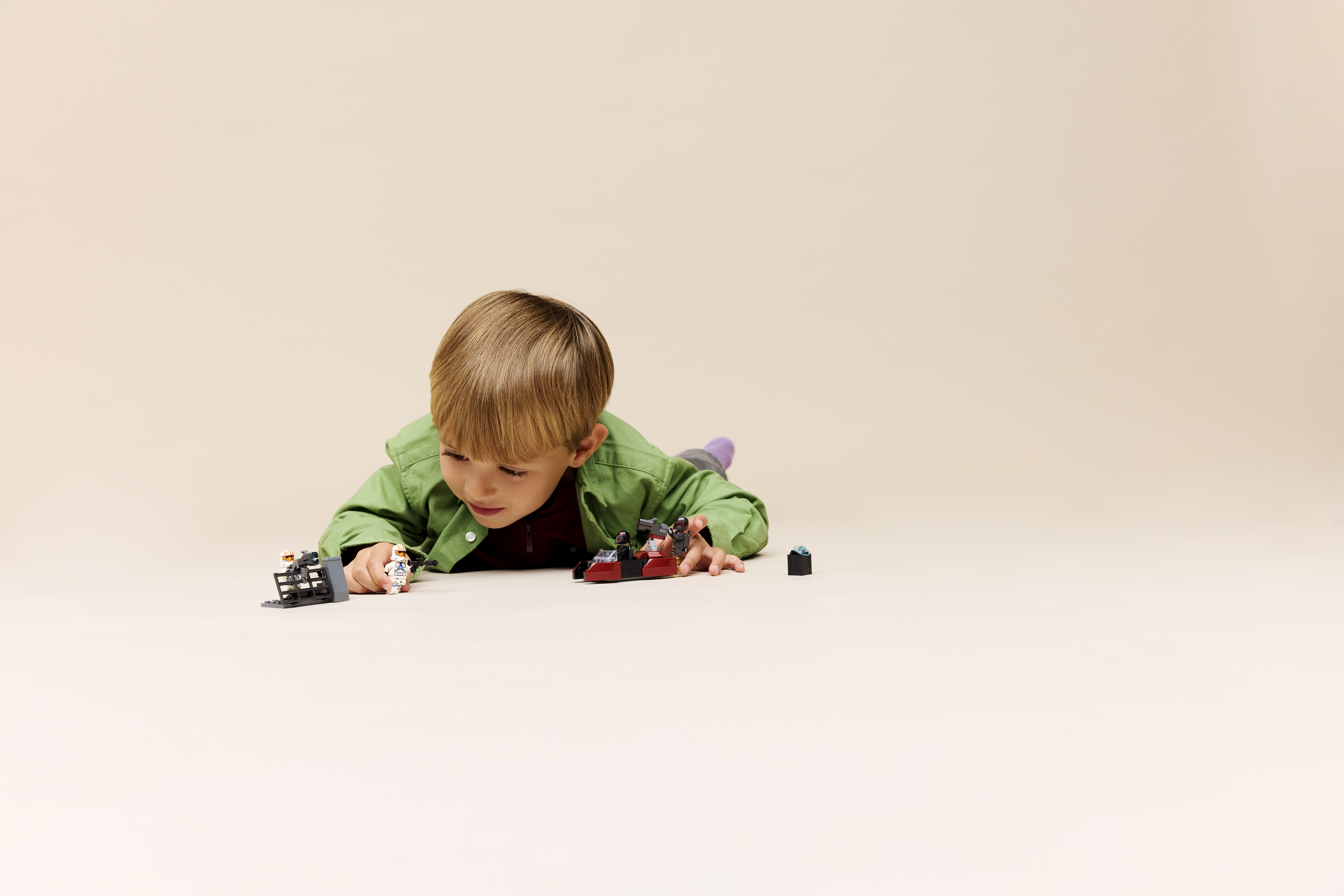 LEGO 75449 Battle Pack – Spielszene mit den Clone Troopers und Gefechtsstellungen